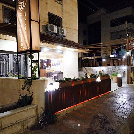 Robou Al Sharq Aparthotel Amman Exteriör bild